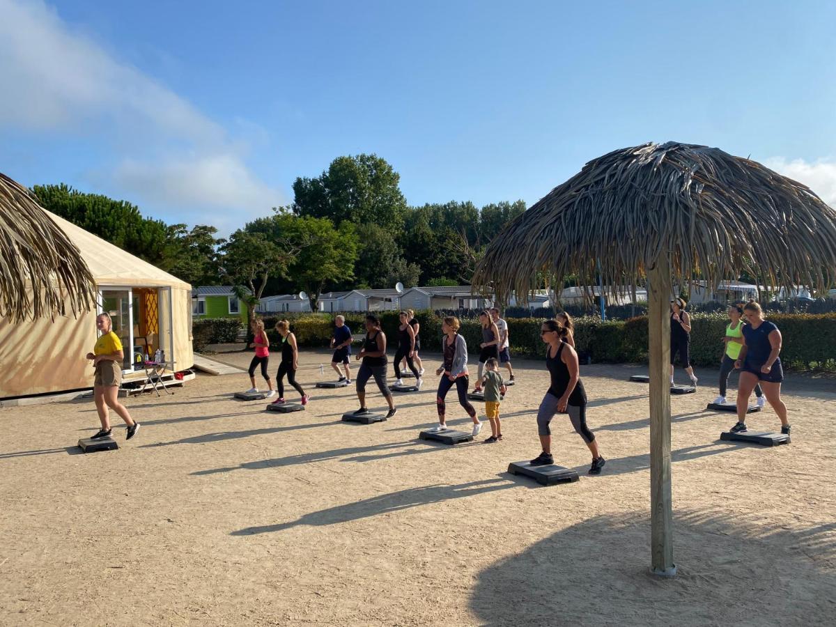 Hotel Camping Les Chouans Saint-Hilaire-de-Riez Exterior foto